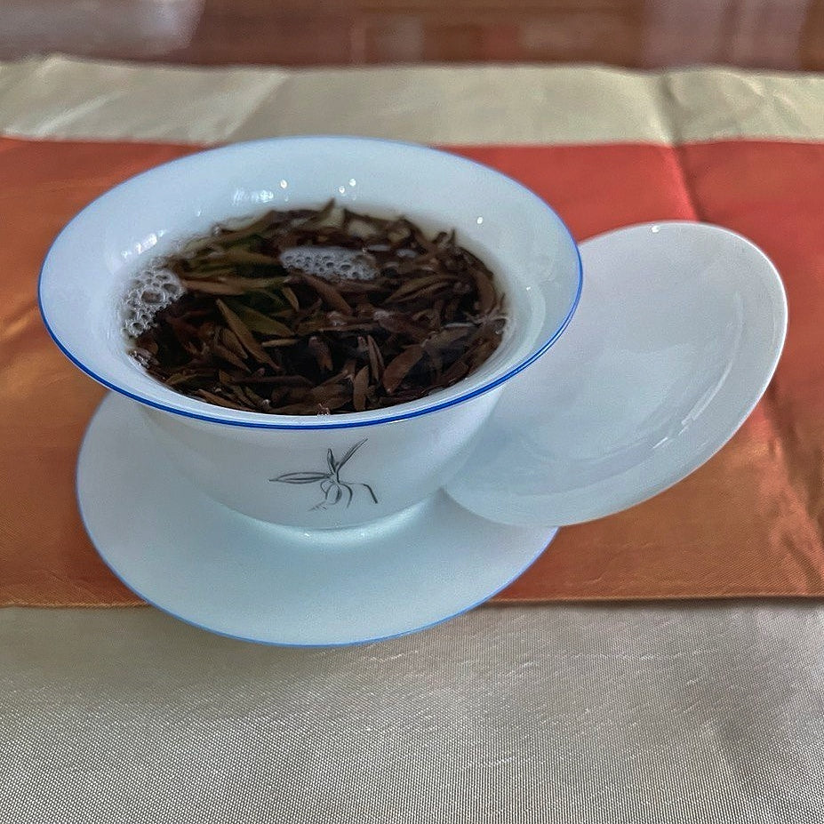 Sipscollection Blue Rim Porcelain Gaiwan